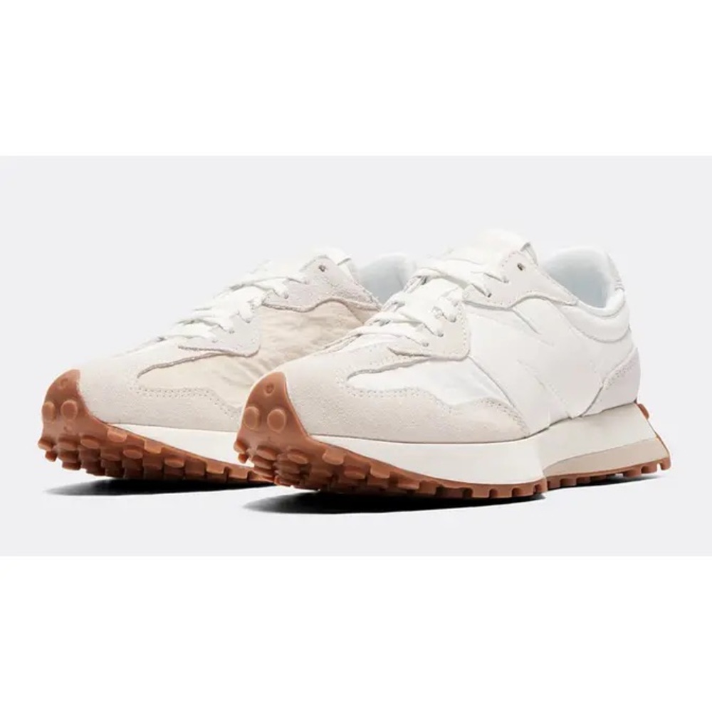 New Balance 327 White Beige Gum NWOB Retails $130
